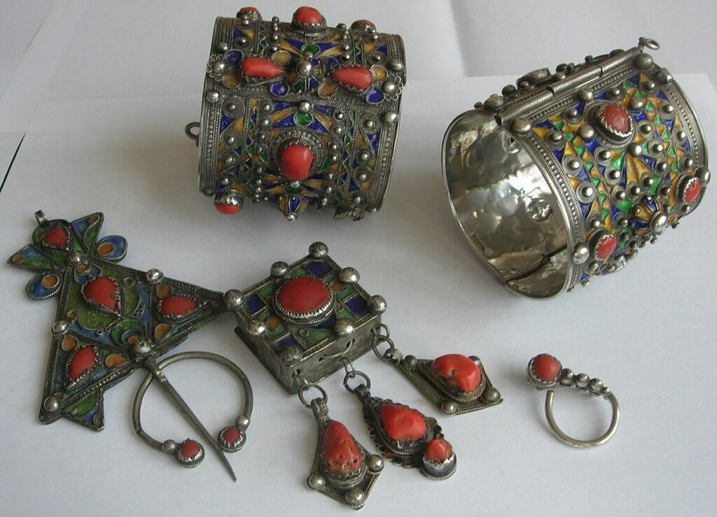 Assortiment bijoux berbères