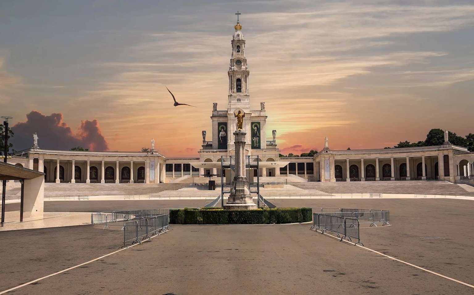 Fátima sanctuary at sunset