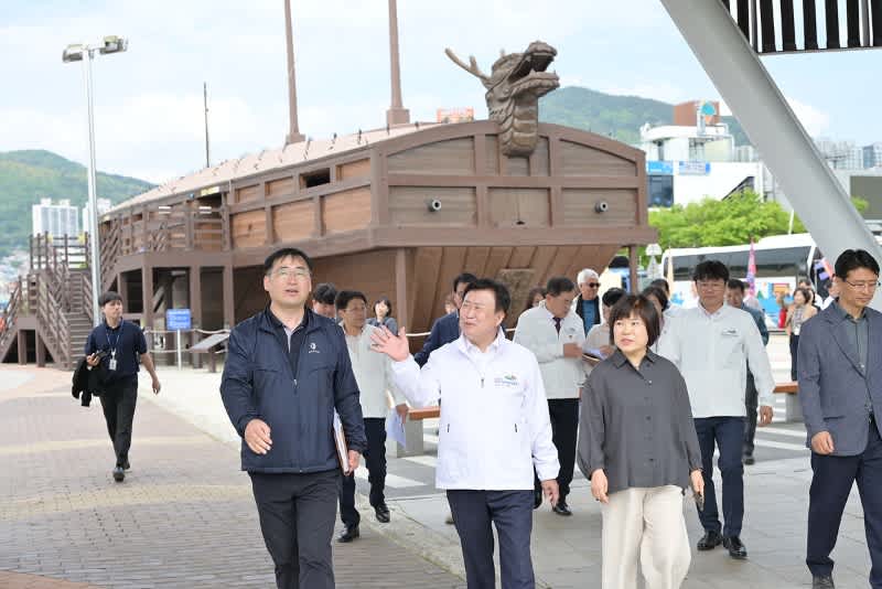 거북선축제 거북선 복제품
