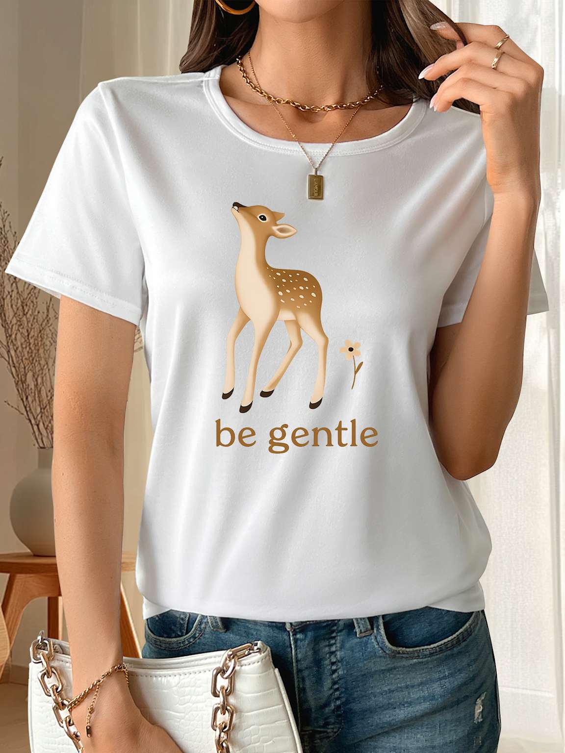 Deer motif T-shirt styling