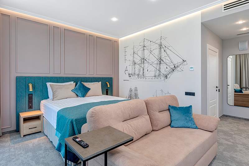 Ревиталь Парк Геленджик — интерьер номера морская тематика