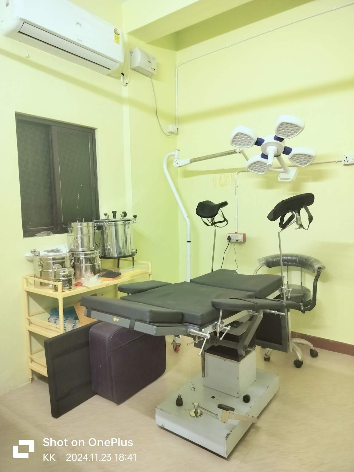 Modern anorectal surgical care room