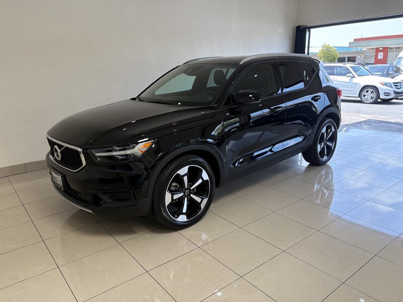 Volvo XC40 Momentum