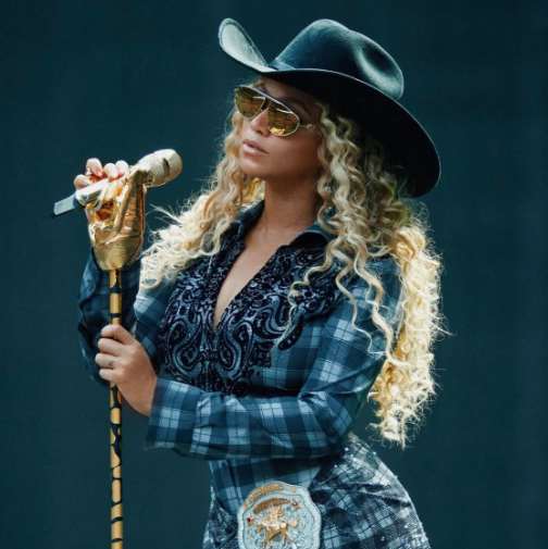 Beyoncé Cowboy Carter Paris tour Loewe outfit