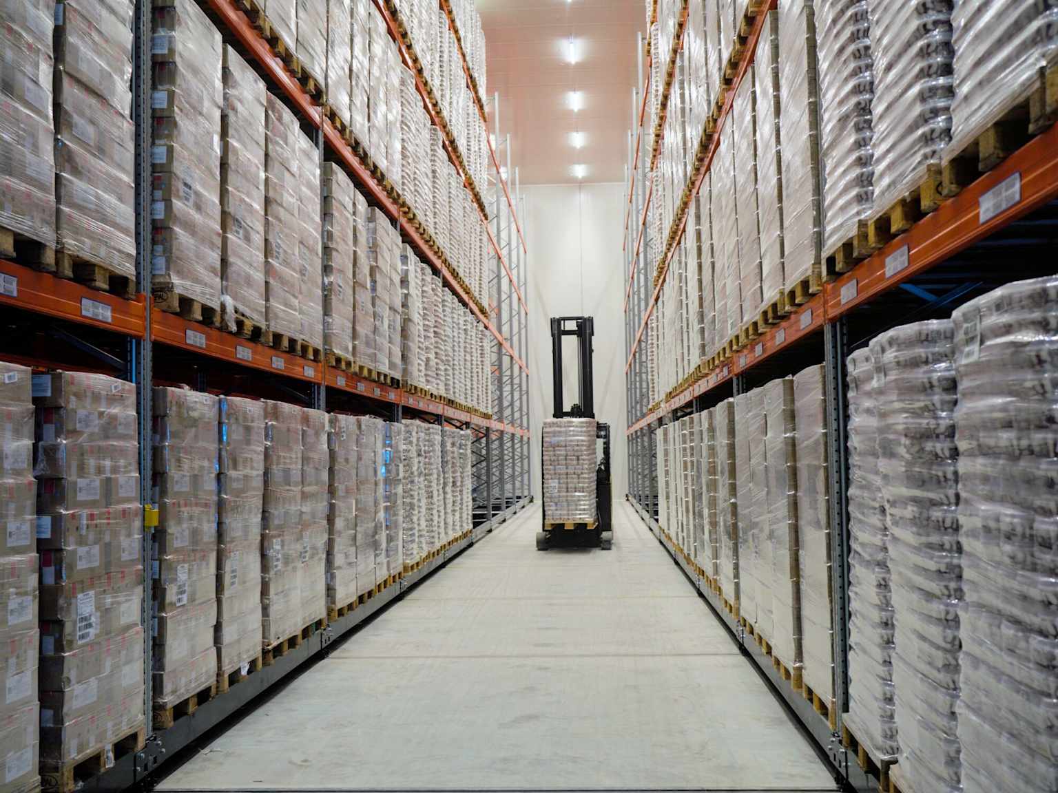 VAVA Foods temperature-controlled modern warehouse facility