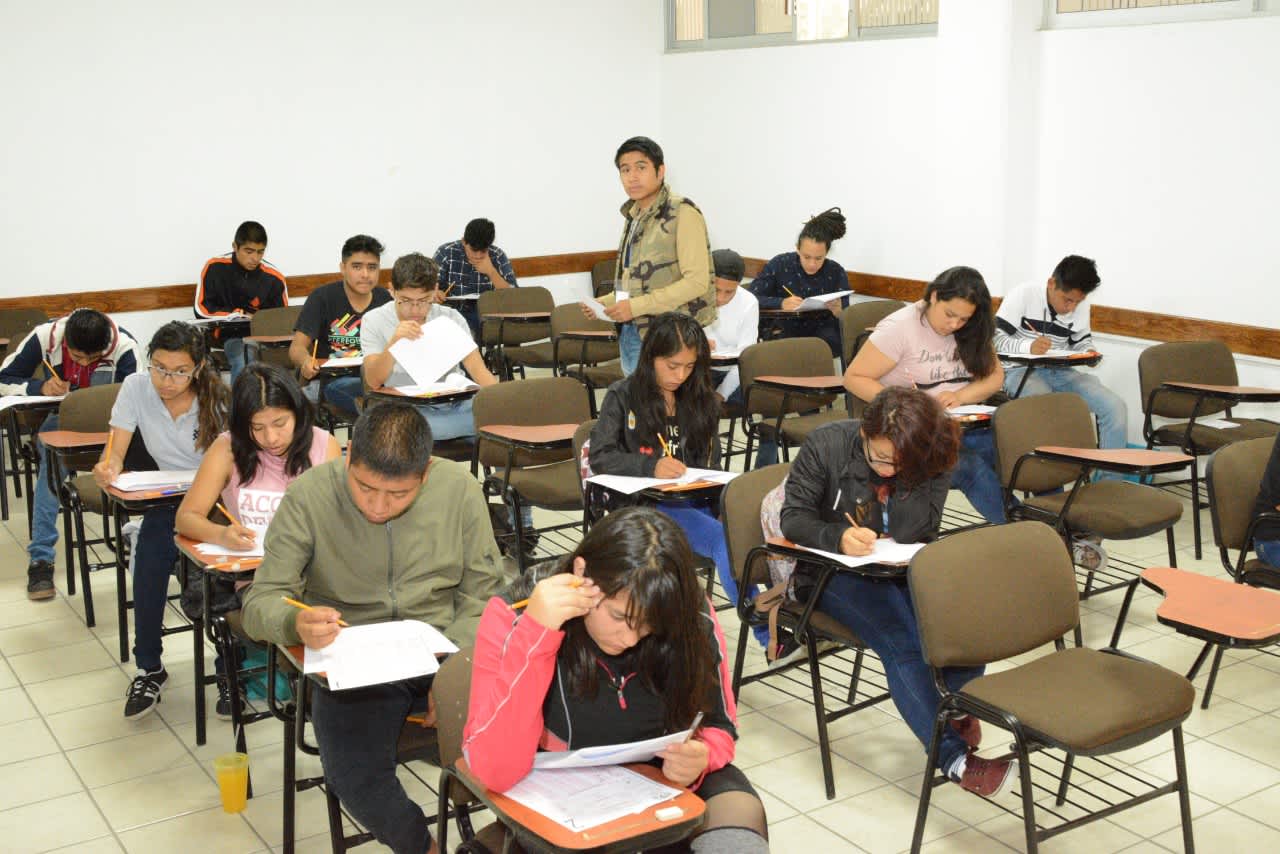 Aspirantes presentando el examen de admisión de la Universidad Autónoma Chapingo (UACh) — concurso de selección Chapingo 2025