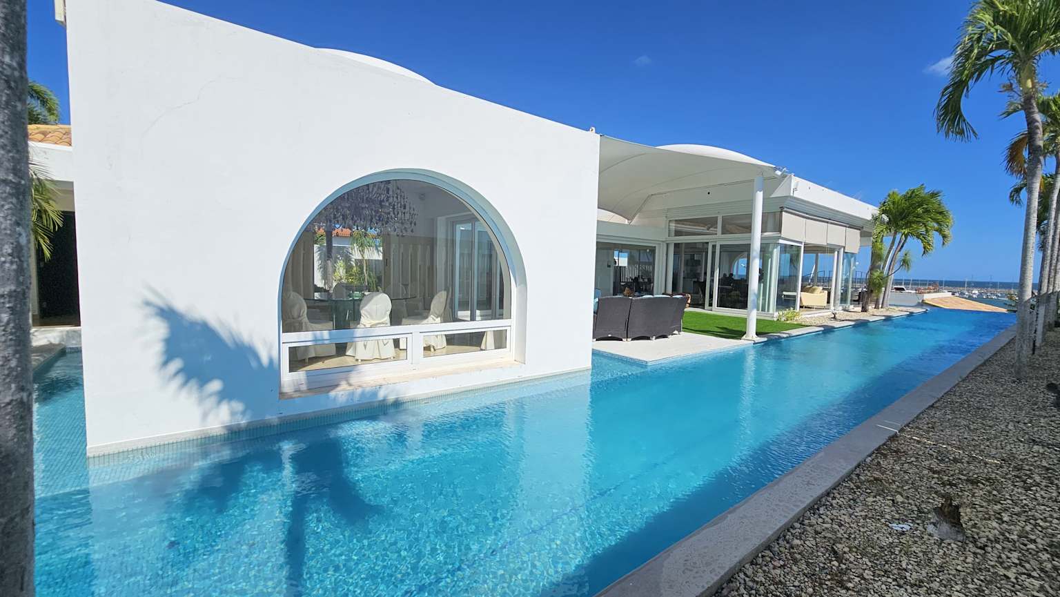 Luxury beach house with infinity pool Coronado Panama