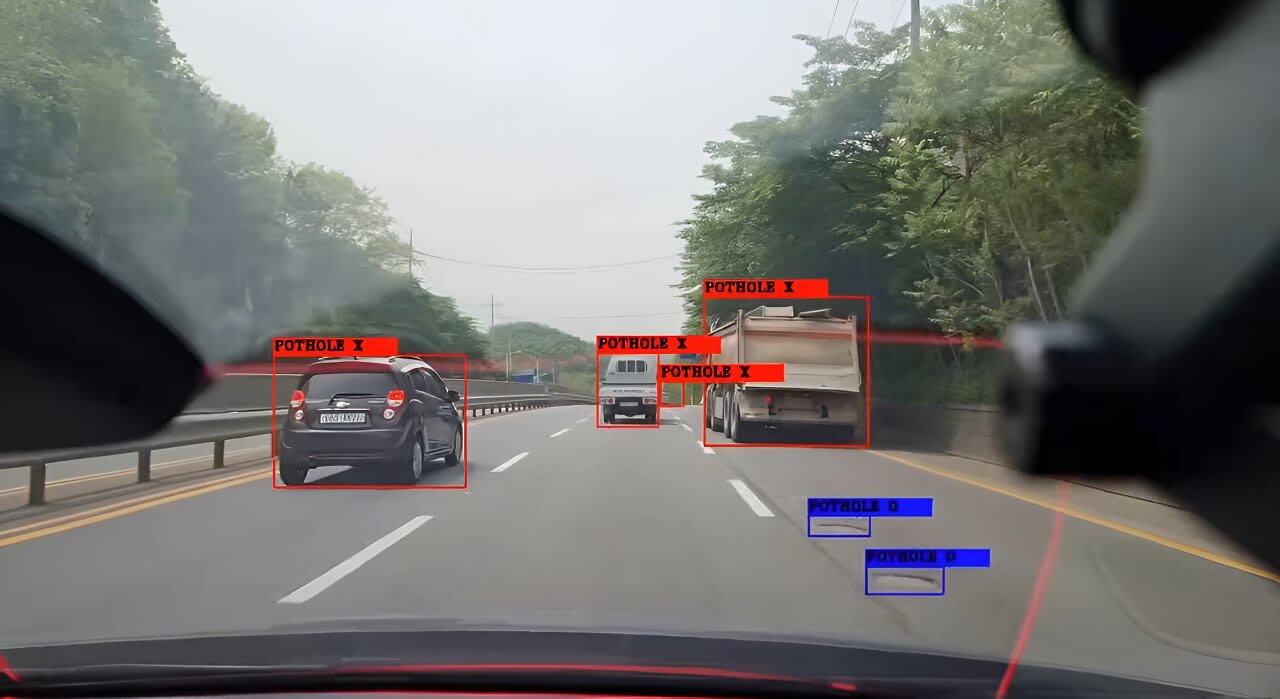 AI dashcam‑based road‑condition view