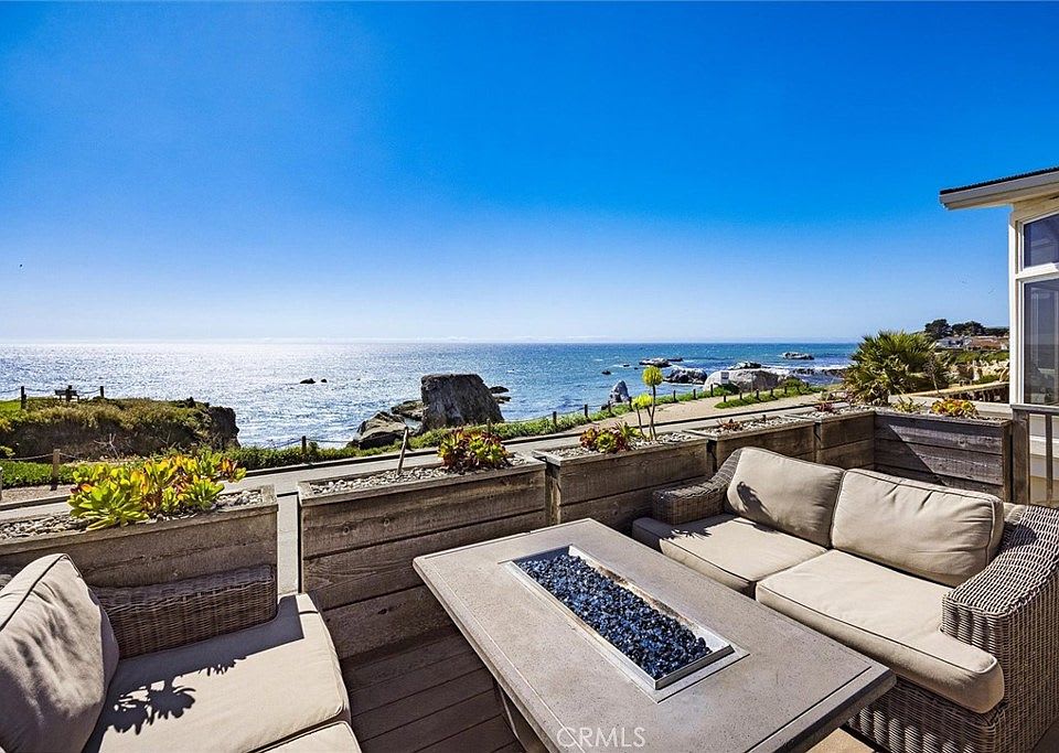 Oceanfront patio and coastal home setting in Pismo Beach