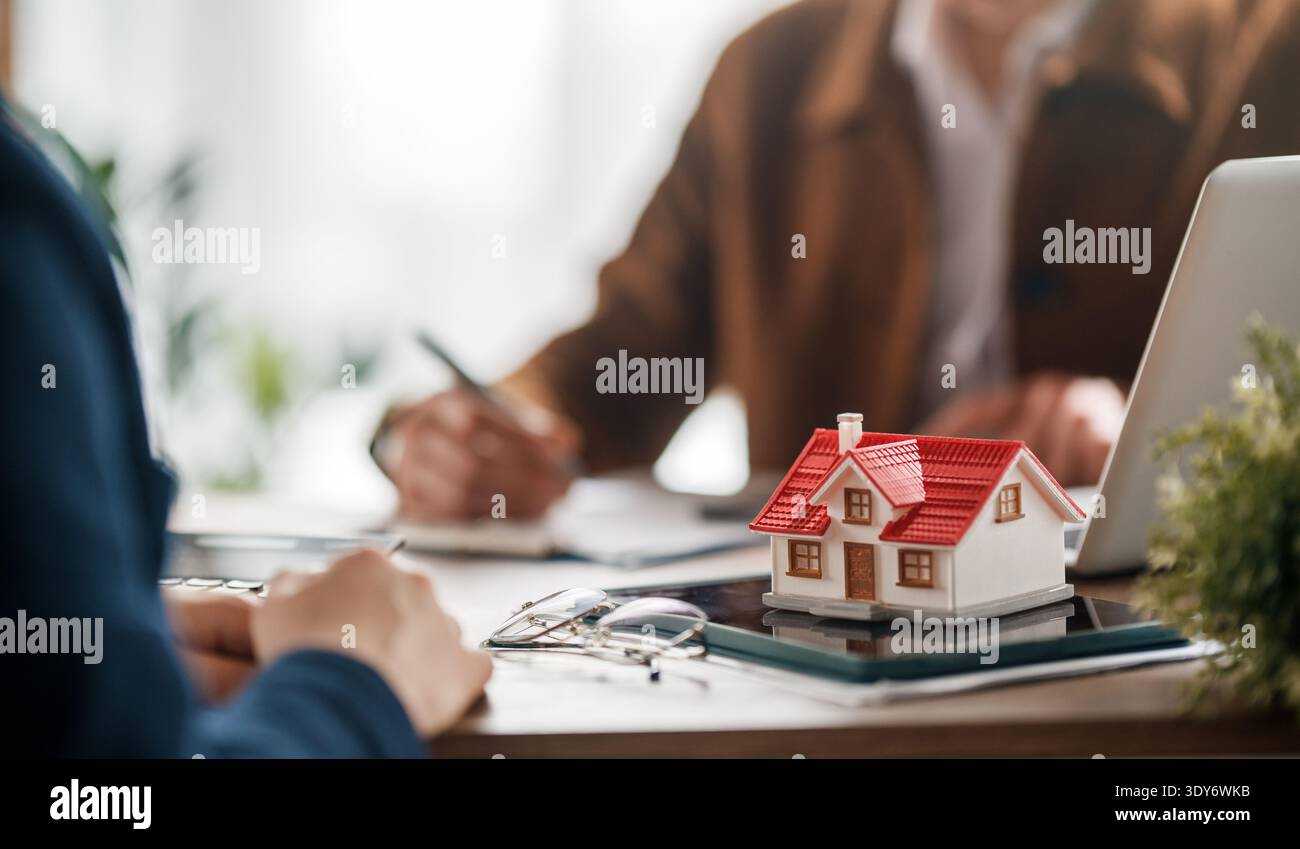 real estate consultation desk