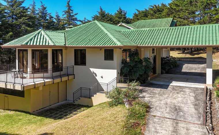 Luxury mountain view home Boquete Panama