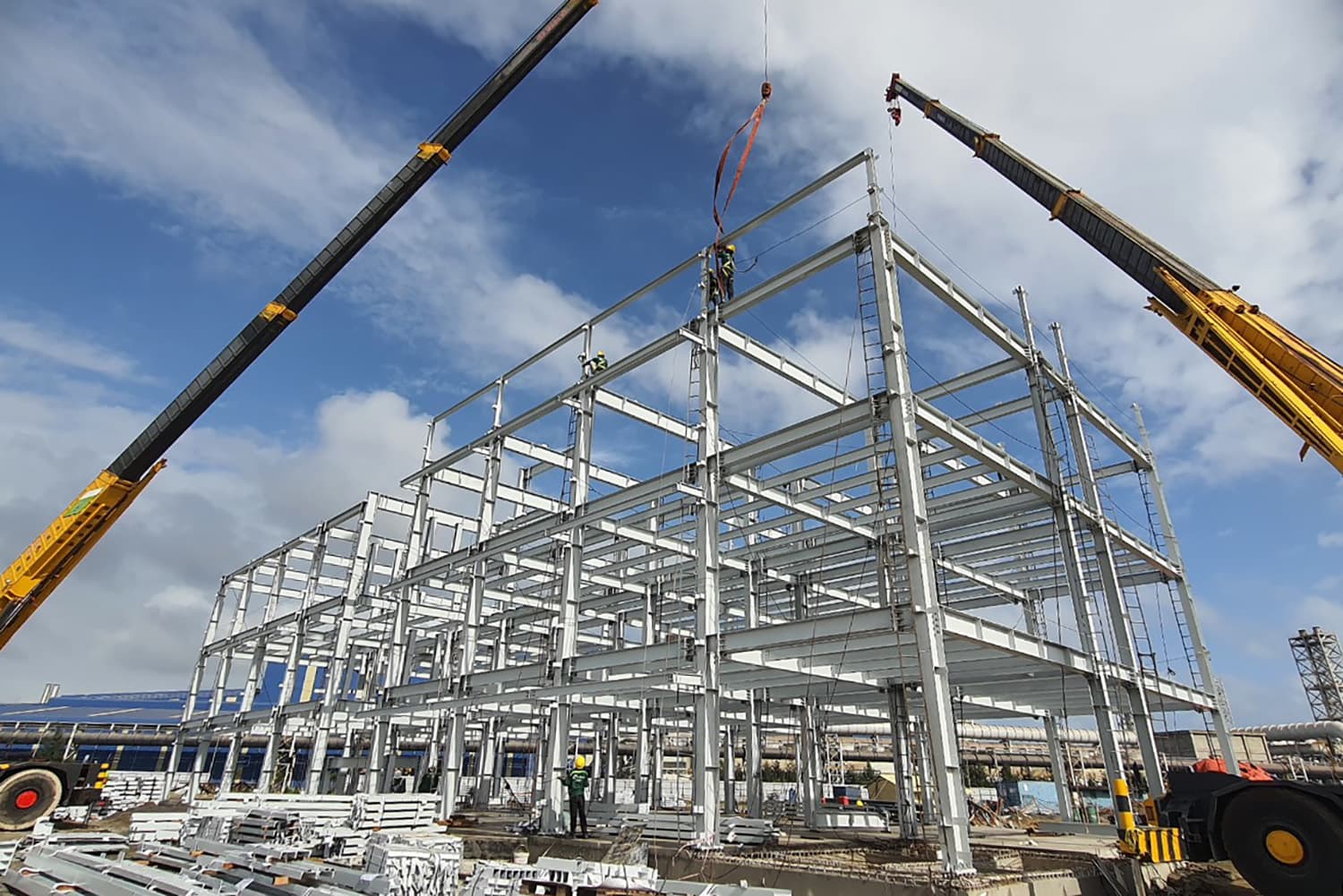 Mezzanine floor installation in an industrial warehouse