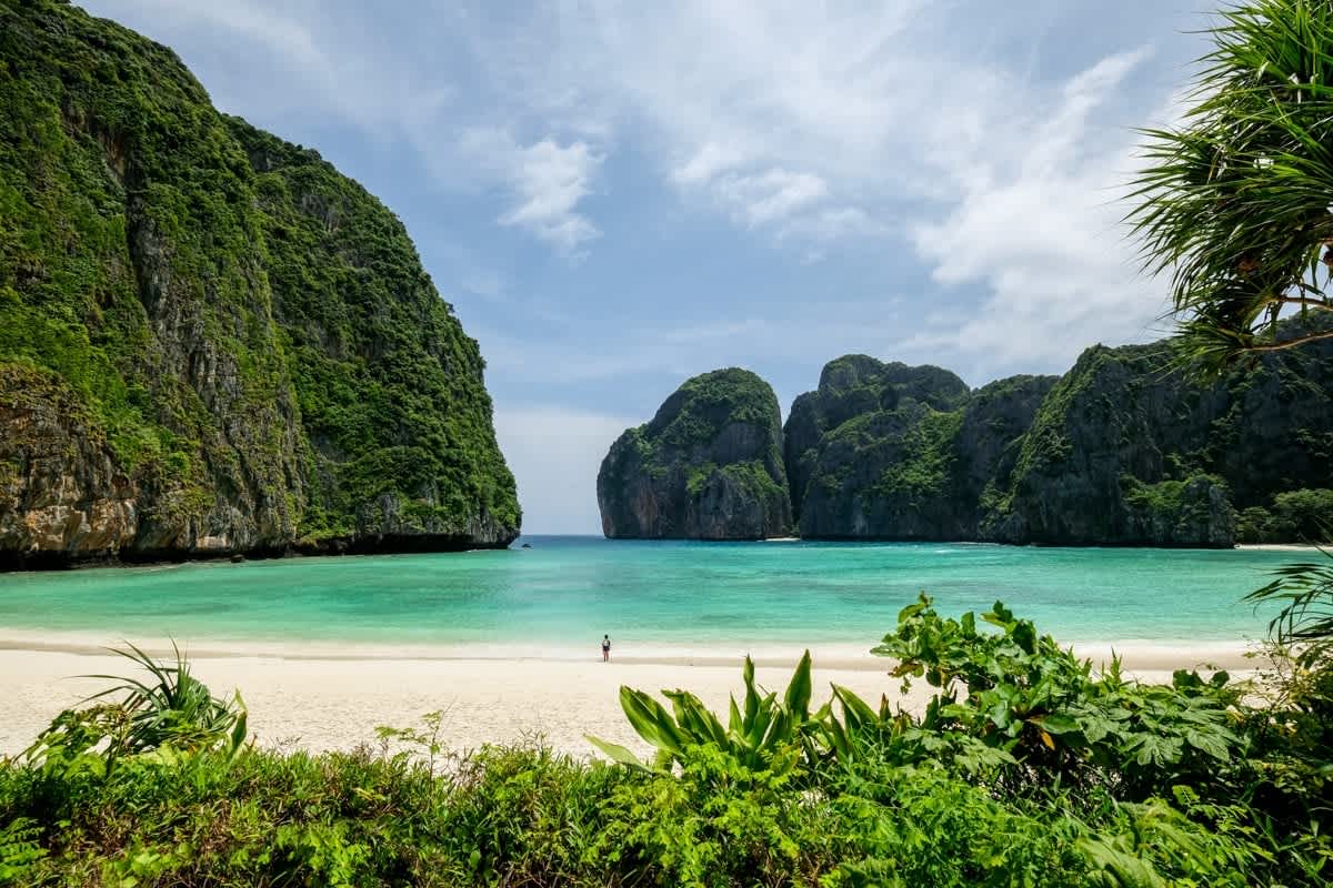 Turquoise waters and limestone cliffs at Maya Bay, Phi Phi, Thailand