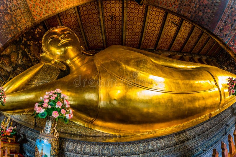 Buda reclinado en Tailandia