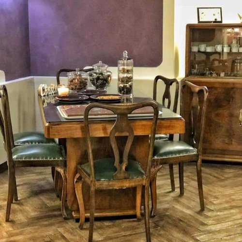 Tavolo elegante con pasticceria Il Giardino di Ginevra