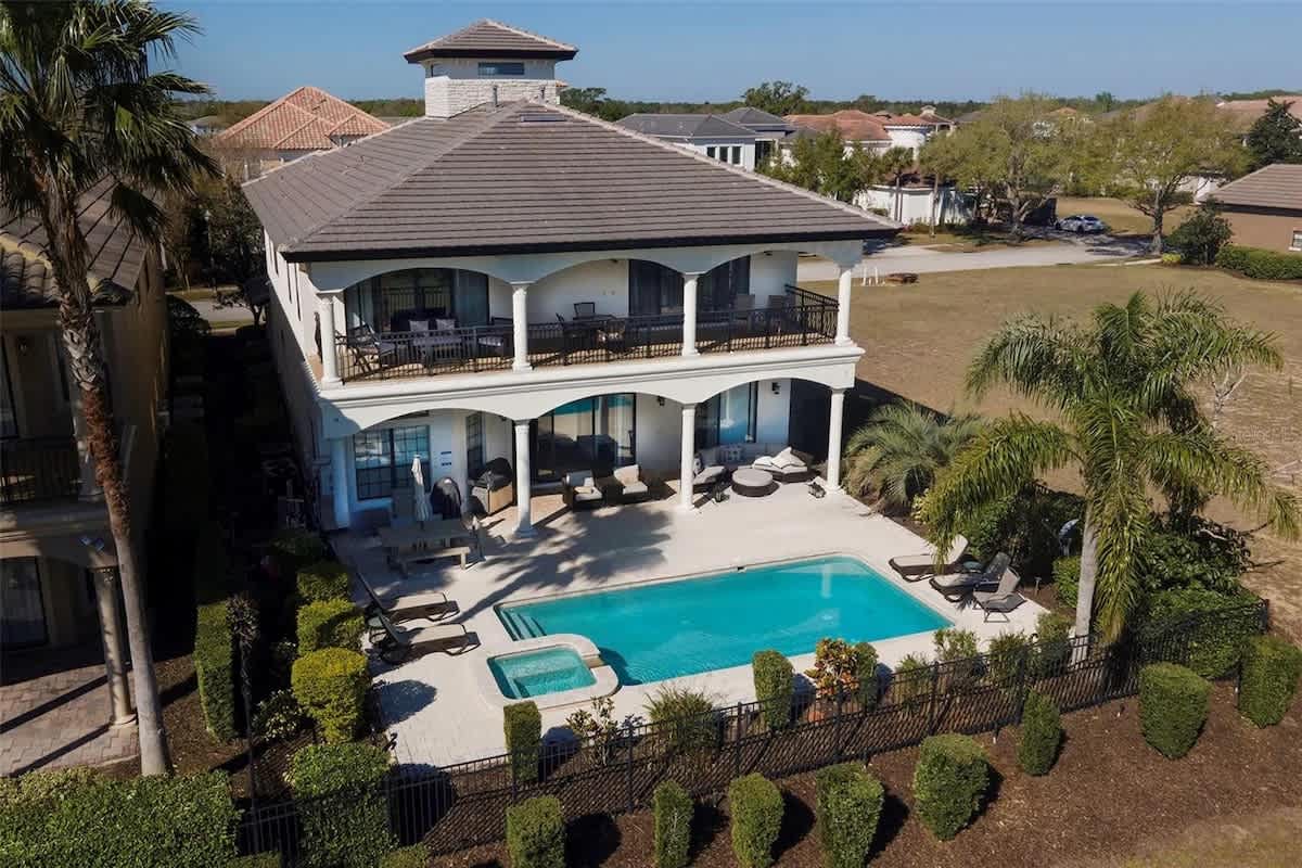 Luxury vacation rental home with pool in Kissimmee, Florida