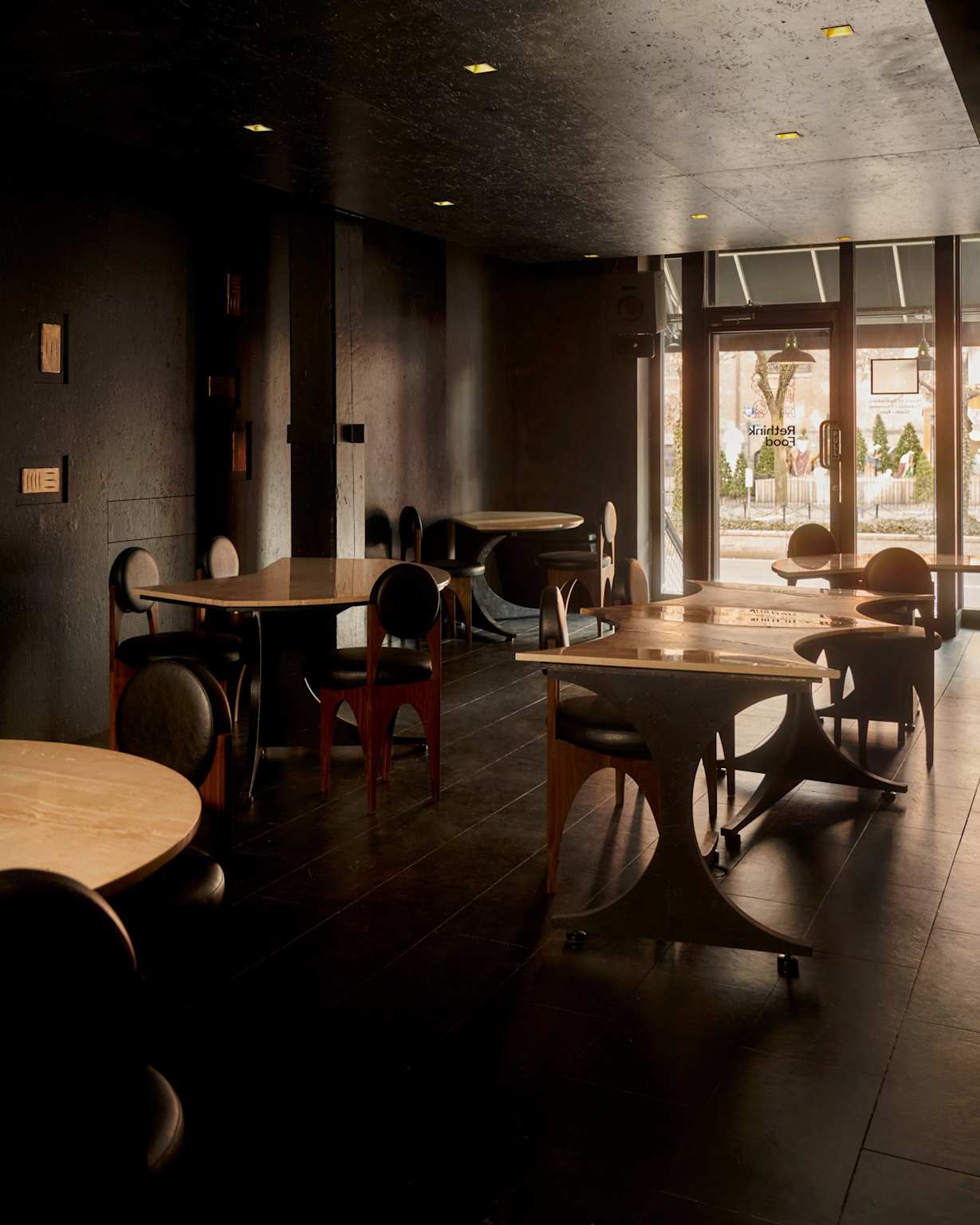 Gourmega: El Manifiesto Espacial de Mariam Issoufou en el South Village de Manhattan 12 Gourmega: El Manifiesto Espacial de Mariam Issoufou en el South Village de Manhattan 12