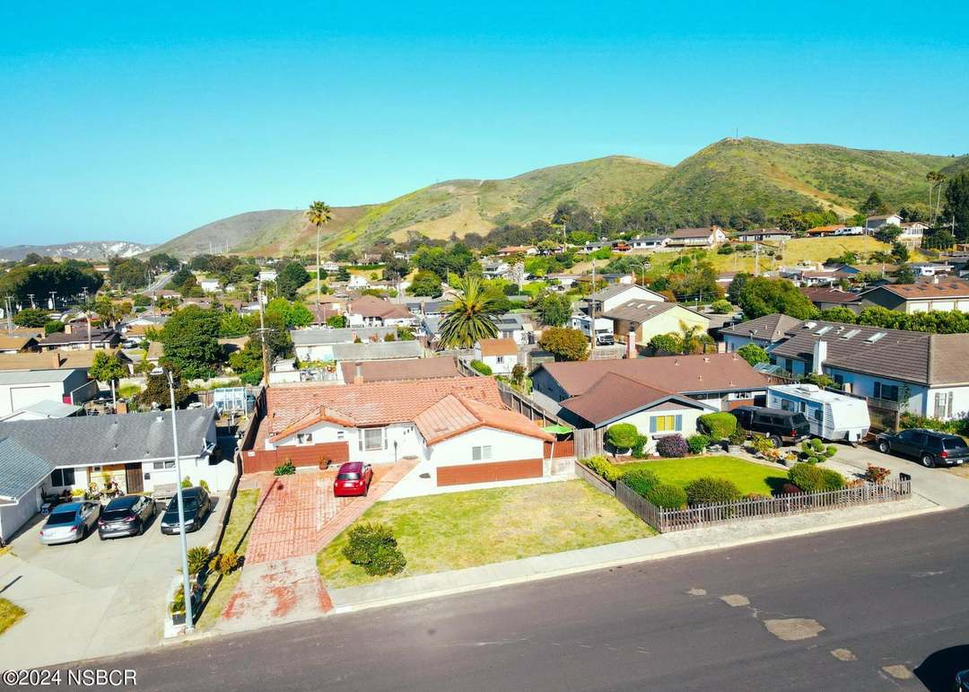 Aerial view of a suburban neighborhood in Lompoc