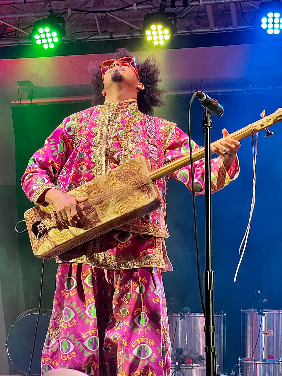 Samir LanGus performing live
