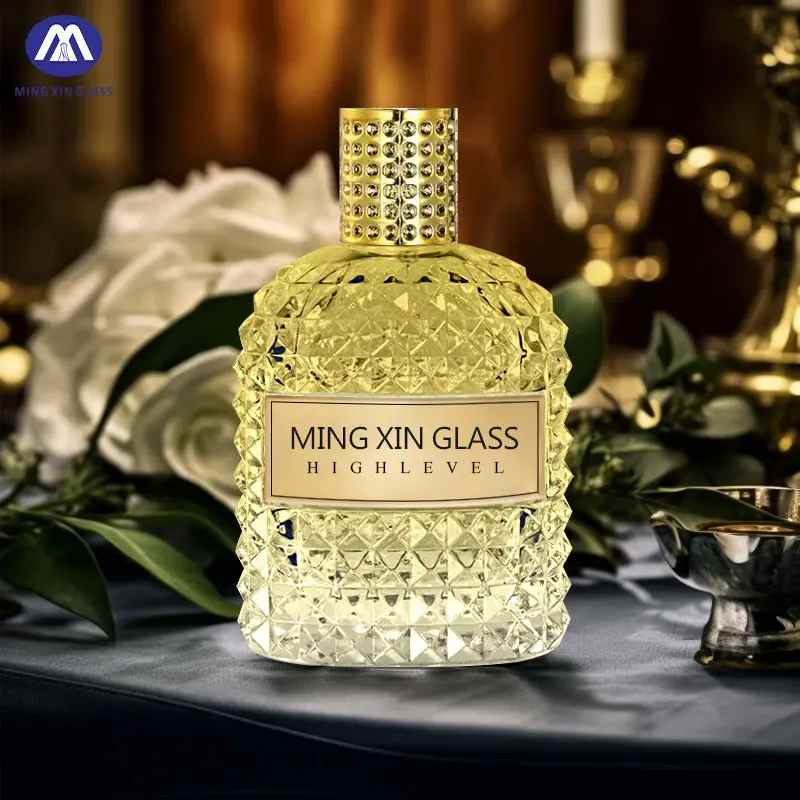 Flacon de parfum luxe or