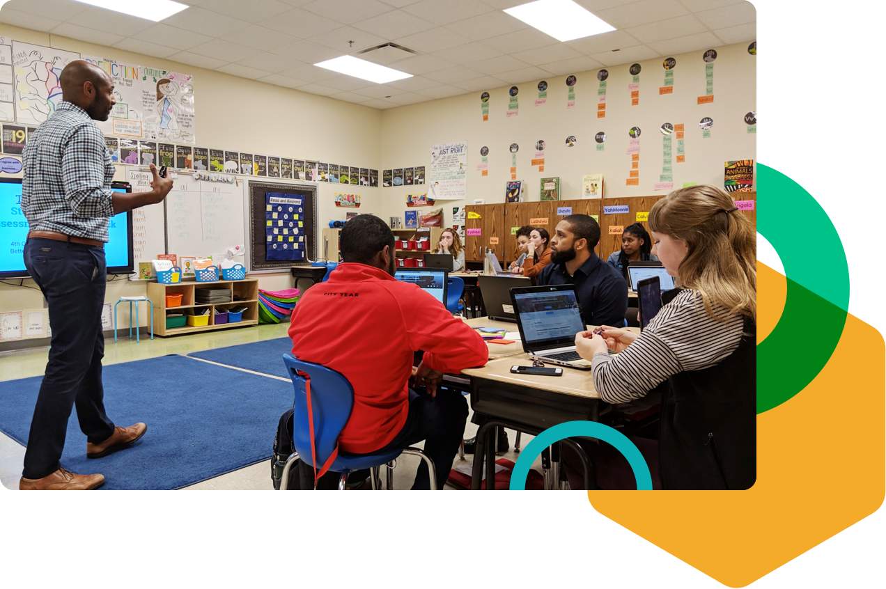 +700 educadores en la comunidad