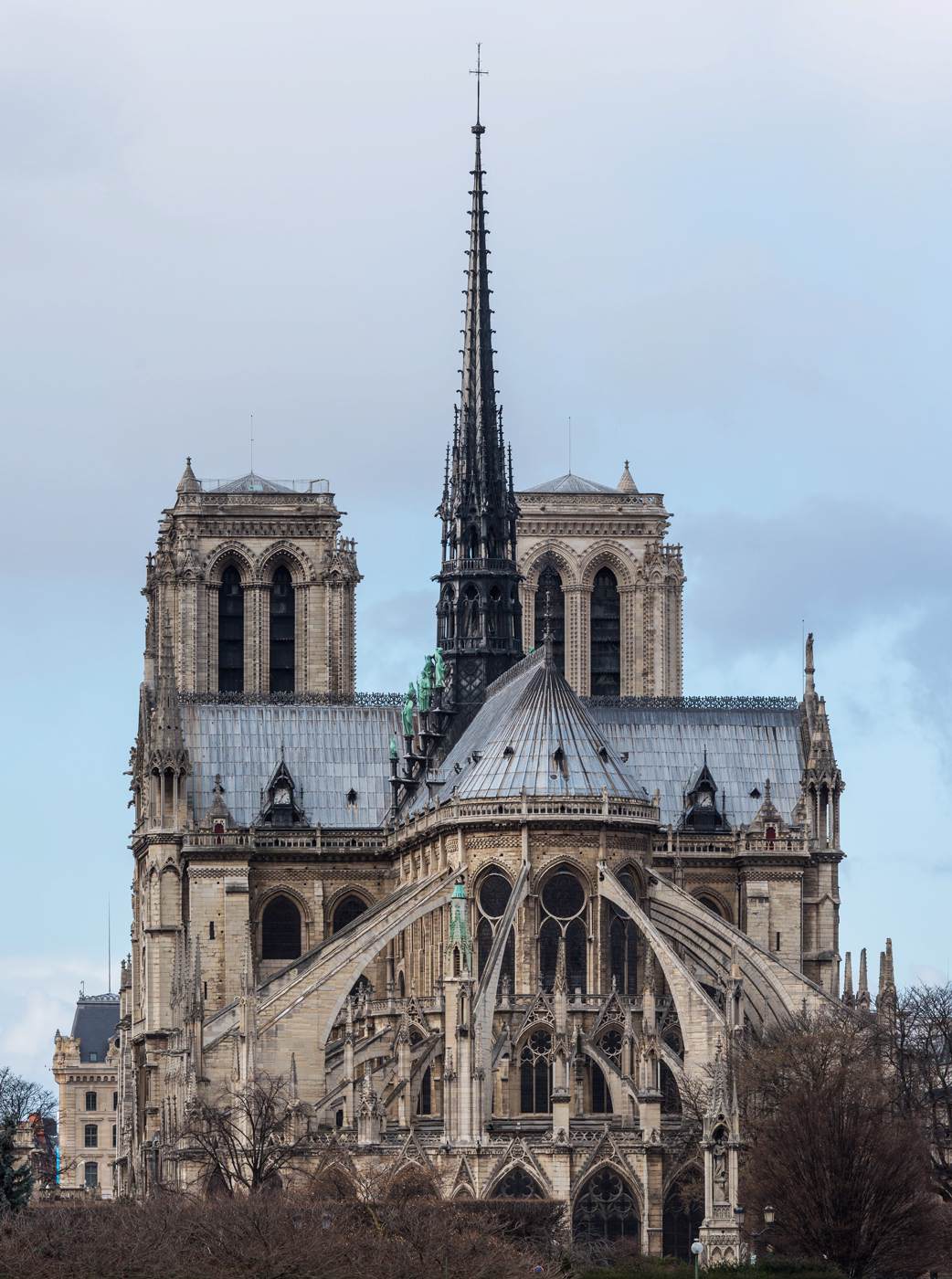 Vue extérieure de la cathédrale Notre-Dame de Paris