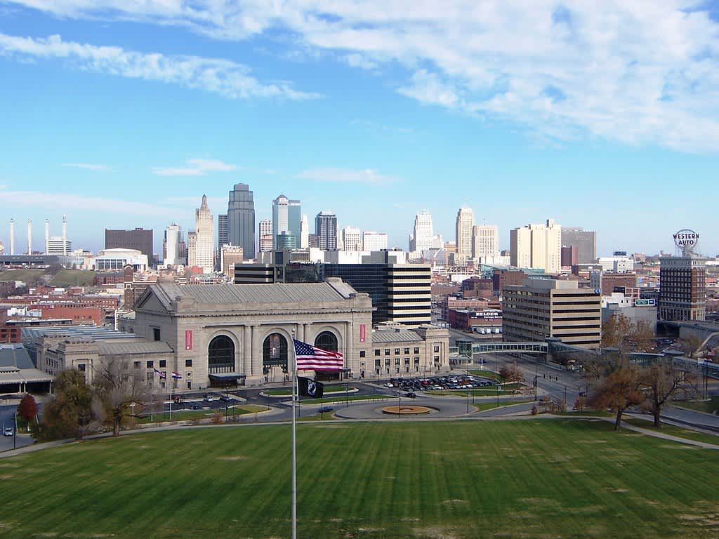 Liberty Memorial Kansas City skyline