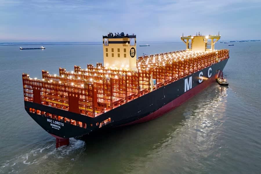 Sea freight container ship