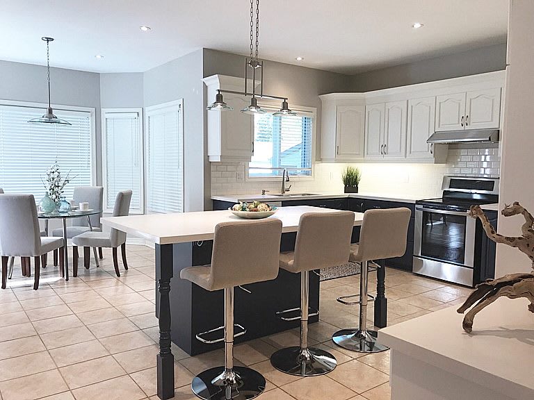 Cabinet refinishing contractor visiting home for free in-home estimate