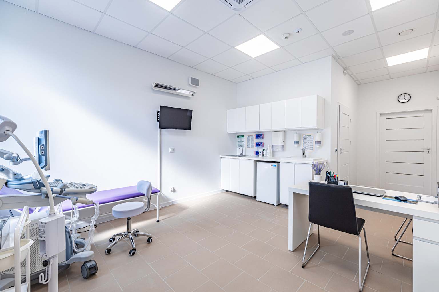 Nowoczesny gabinet medyczny w Polsce z profesjonalnym wyposażeniem