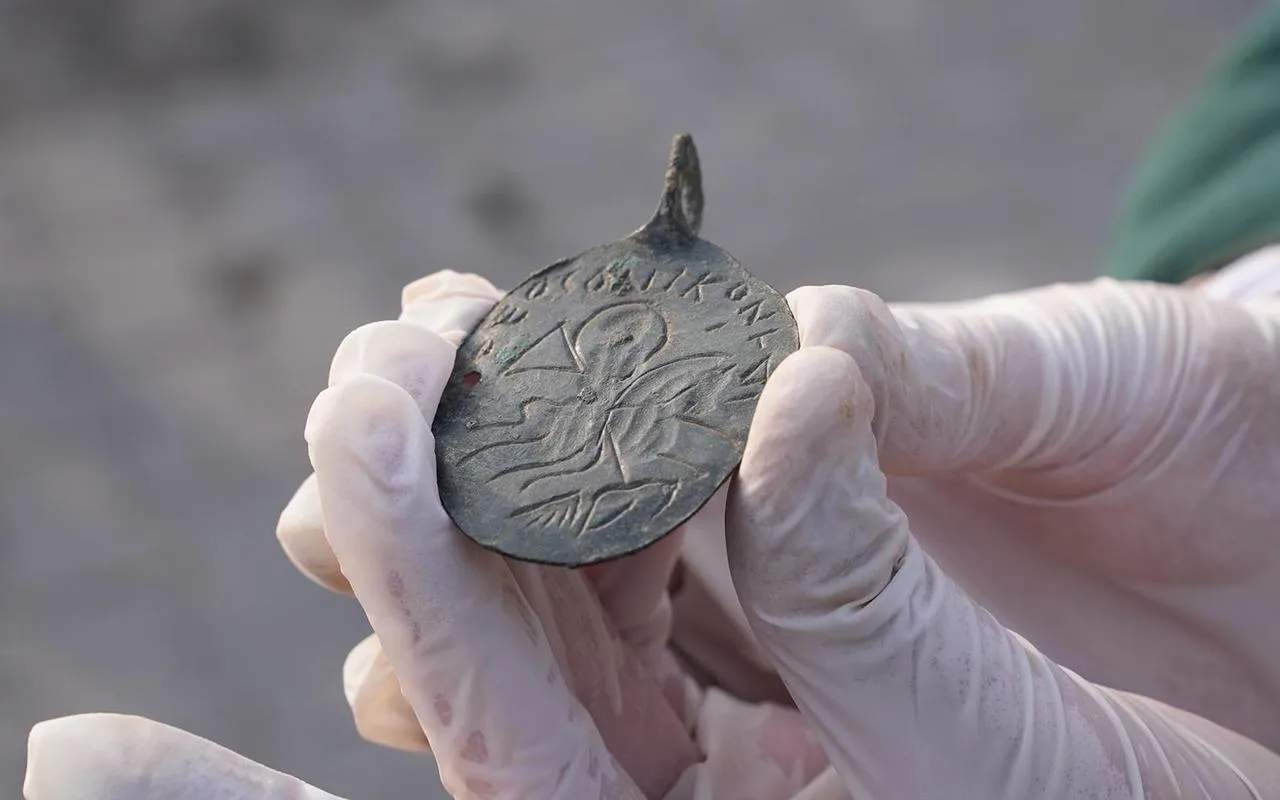 archaeologymag.com