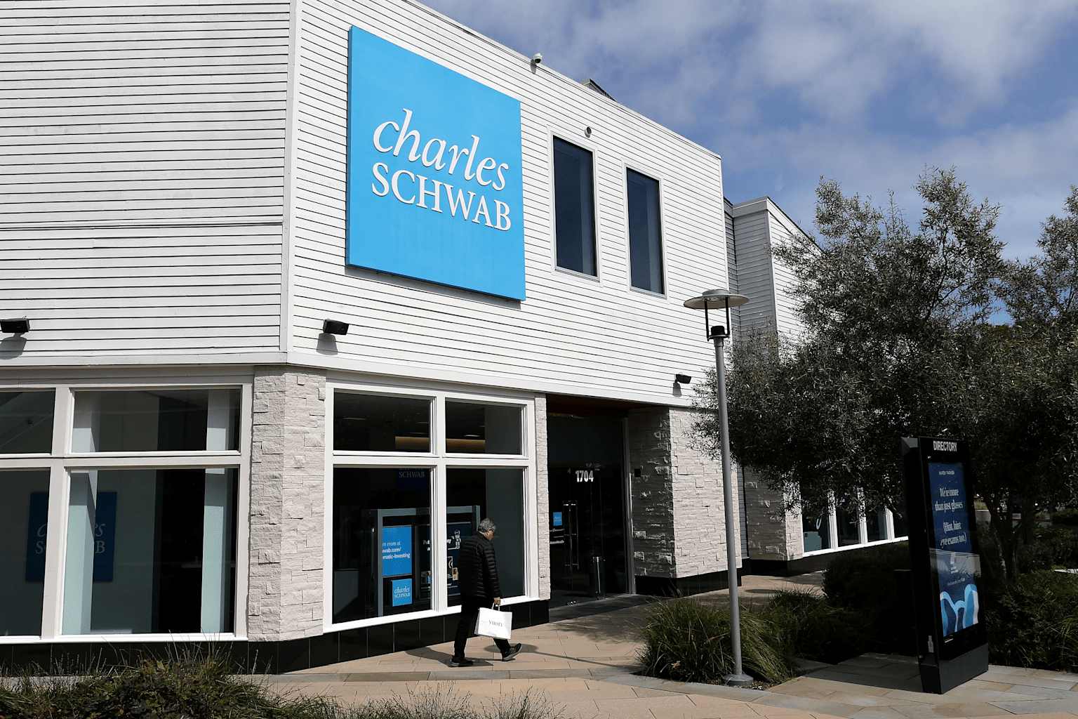 Charles Schwab Reports Quarterly Earnings