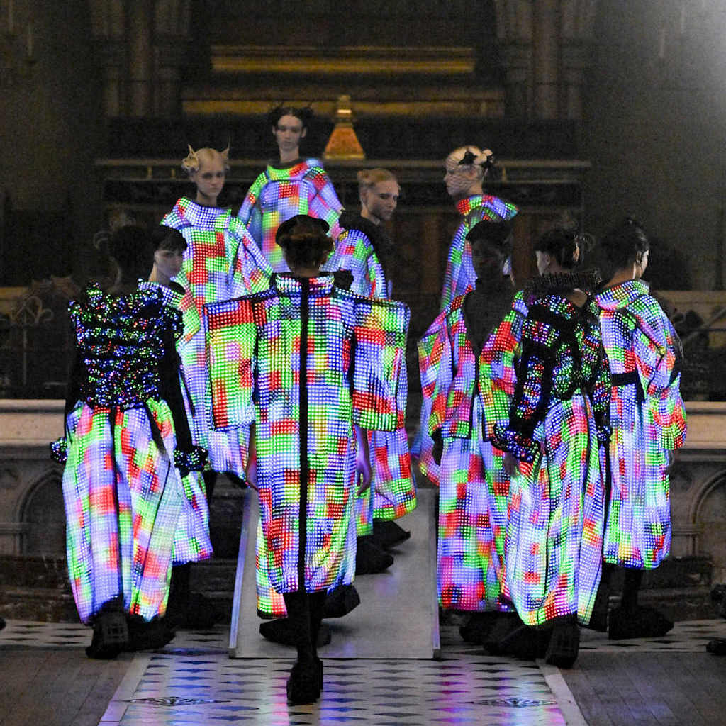 Anrealage - Runway - Fall/Winter 2025-2026 Paris Fashion Week
