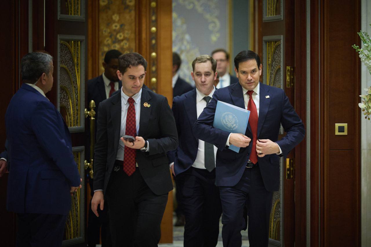 Ukrainian and US delegations start talks in Jeddah