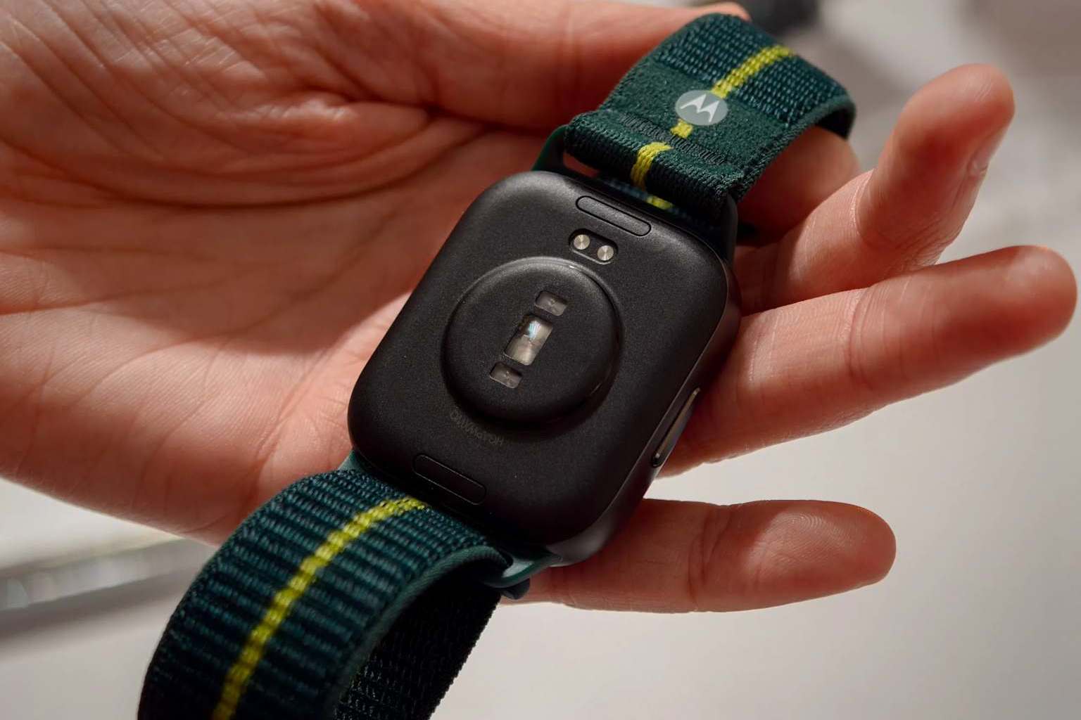 Motorola's new Moto Watch Fit smartwatch: review and ...