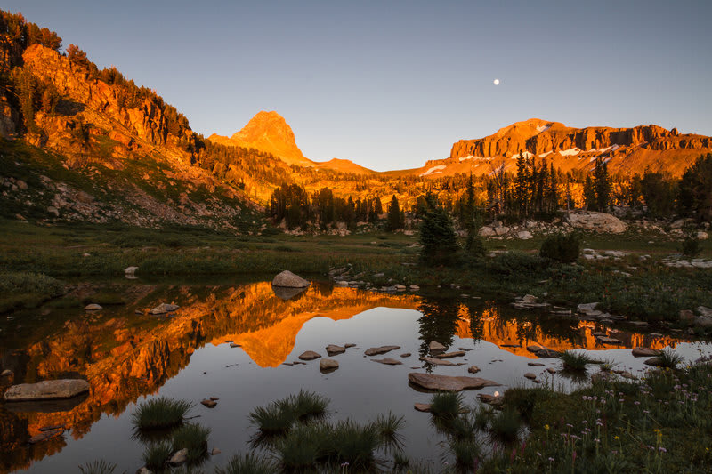 Glowing rocks at sunset in the incomparable Alaska Basin.