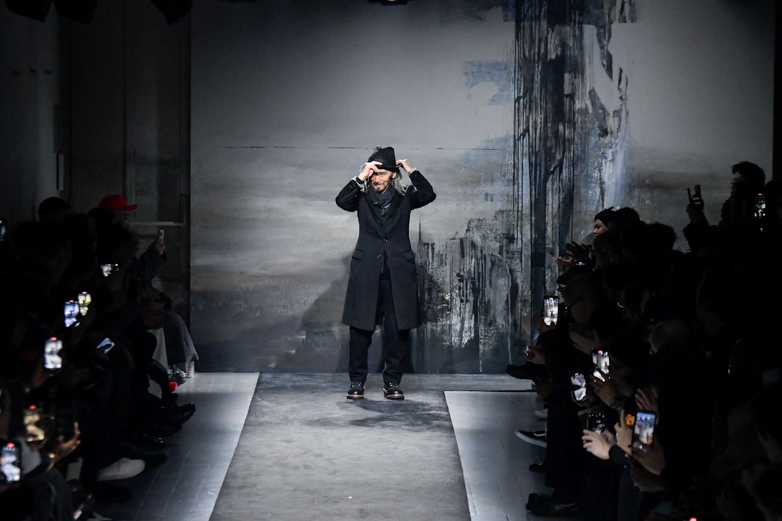 Yohji Yamamoto - Runway - Fall/Winter 2025-2026 Paris Men Fashion Week