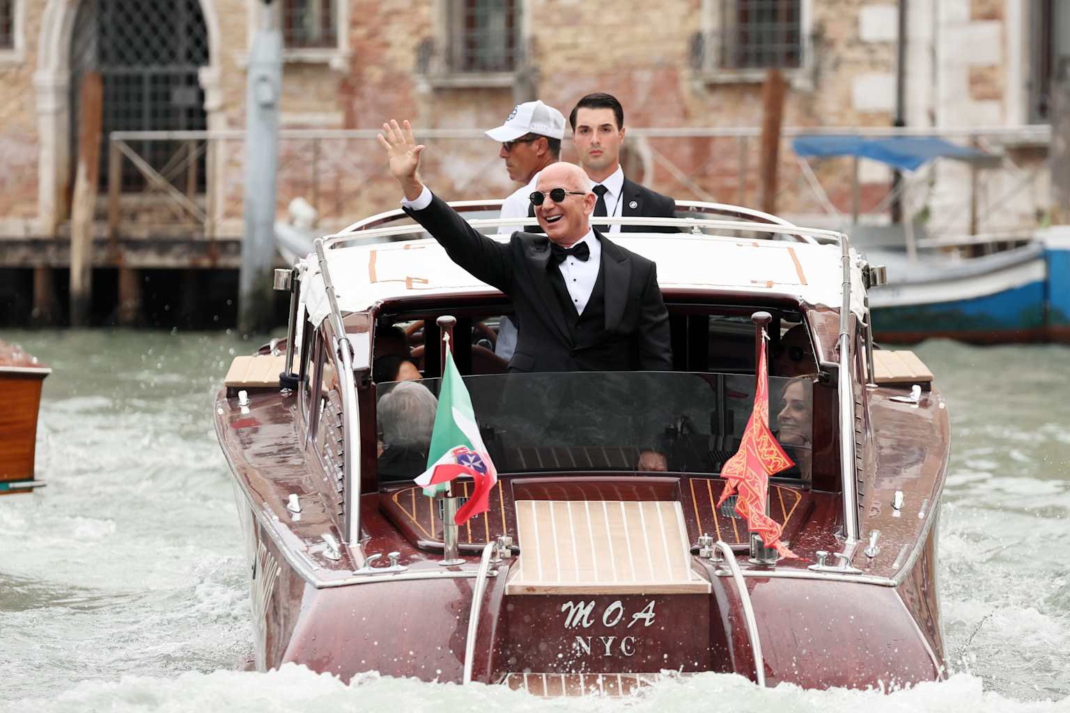 Jeff Bezos And Lauren Sanchez Wedding