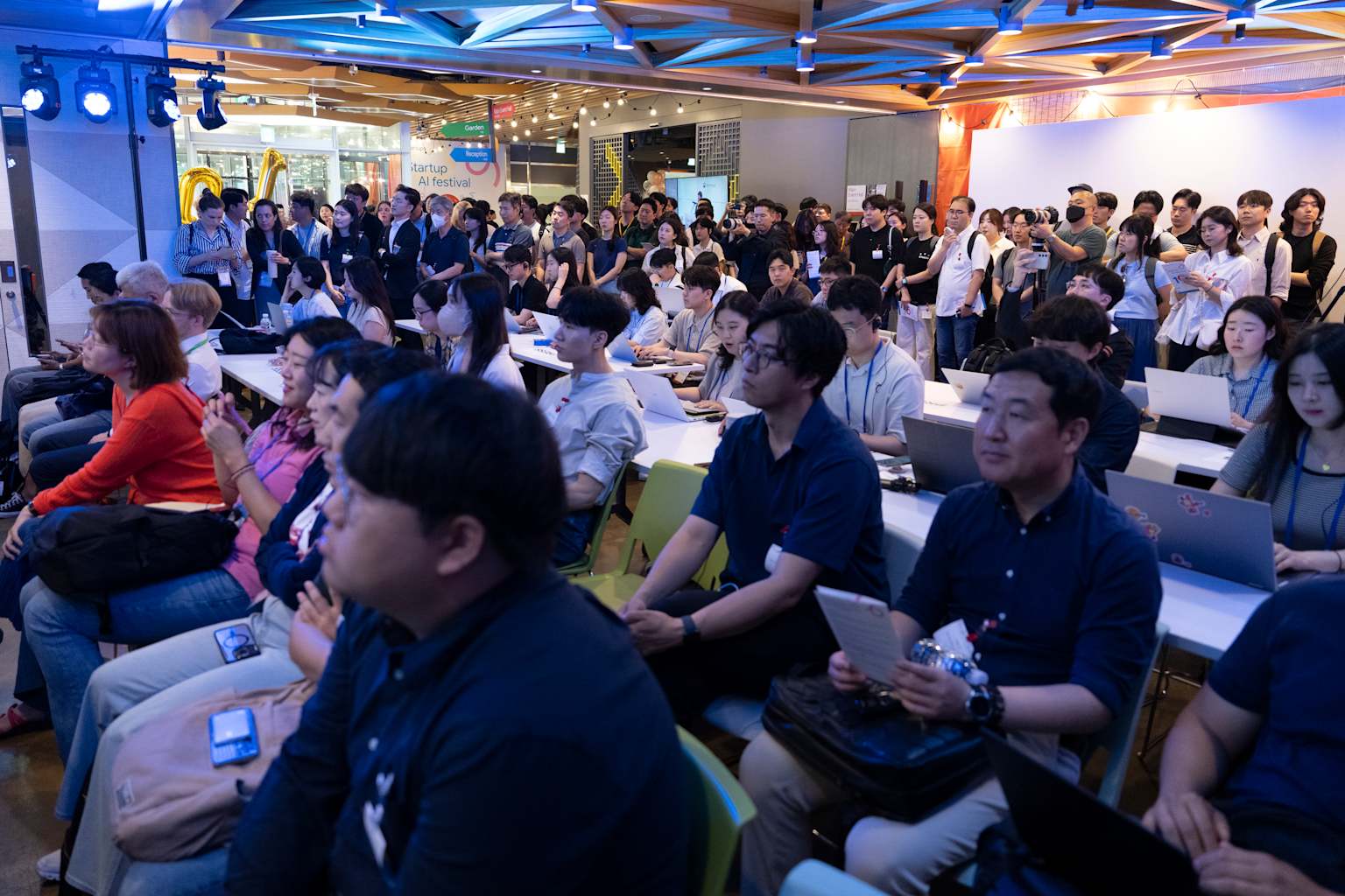 서울대, 역전파에 필적하는 AI 훈련 방법 공개