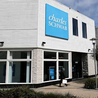 Schwab Passes $10 Trillion Total Assets