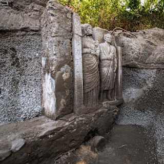 Rare Life-Sized Statues Found in Pompeii Tomb