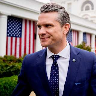 Pentagon Evaluates Hegseth's Signal Use