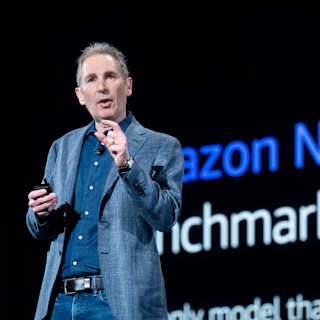 Amazon CEO Urges AI Investment