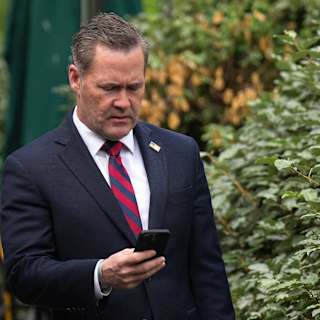 Hackers access Signal clone used by Trump admin officials