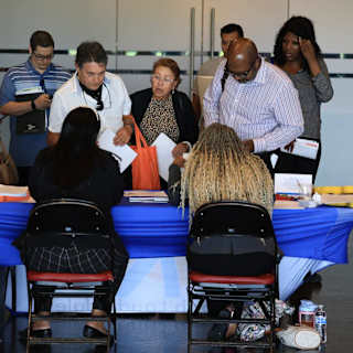 US jobless claims drop amid tariff uncertainty