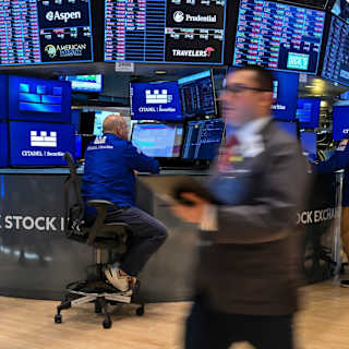Wall Street shrugs off deficit fears as Treasury buying continues