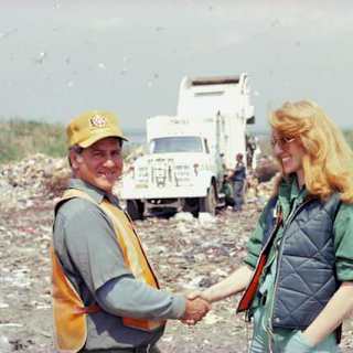 Tribeca doc spotlights NYC Dept of Sanitation's self-appointed artist-in-residence