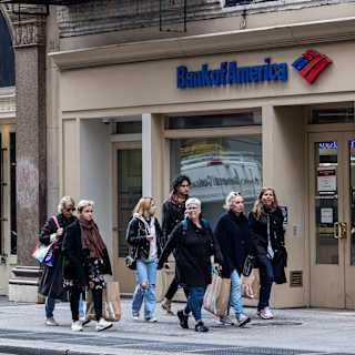 US household wealth drops $1.6 trillion in first quarter