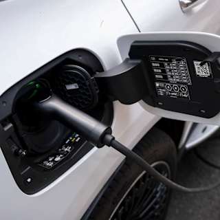 EV batteries set to double range, cut charging to 10 minutes