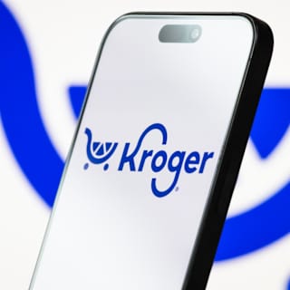 Grocery and restaurant execs sell millions in stock